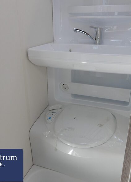 f6d9b8dc010d951951b447d41c294118bc9011cb8c3cb98c5dd6d8388a12ad2a