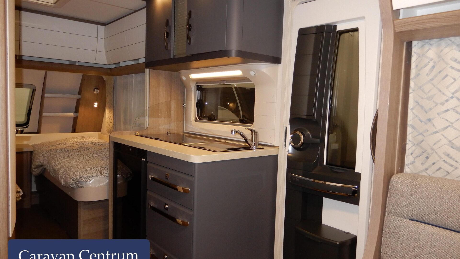 81e53a0a35b5a137789ac29a22aa3f3f362f5f28a64dd9b4445570cf2258155c