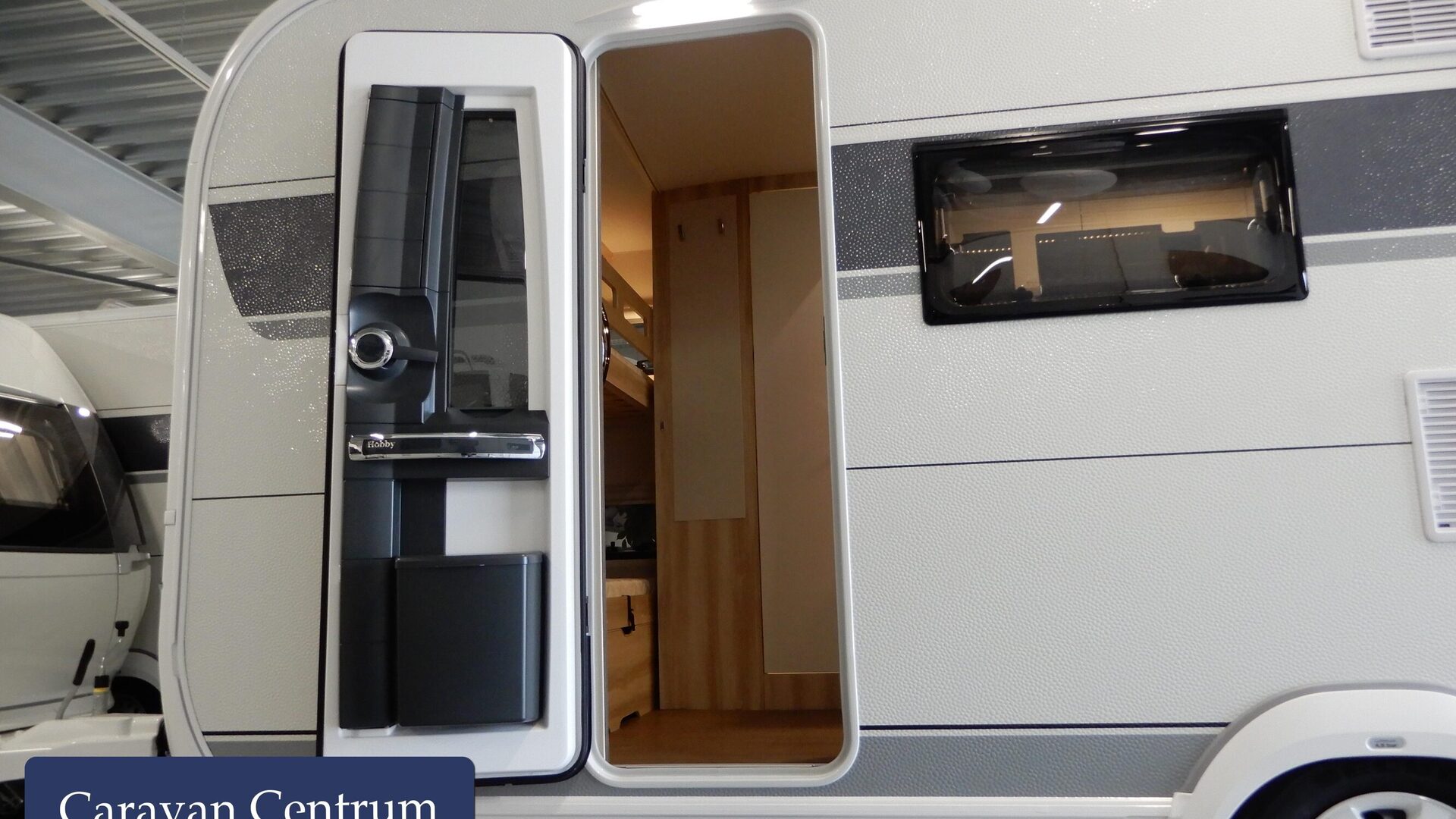 b2f354467ad3f97471eb7b81d7873b372e76f8391d907023c40a8384b396d648