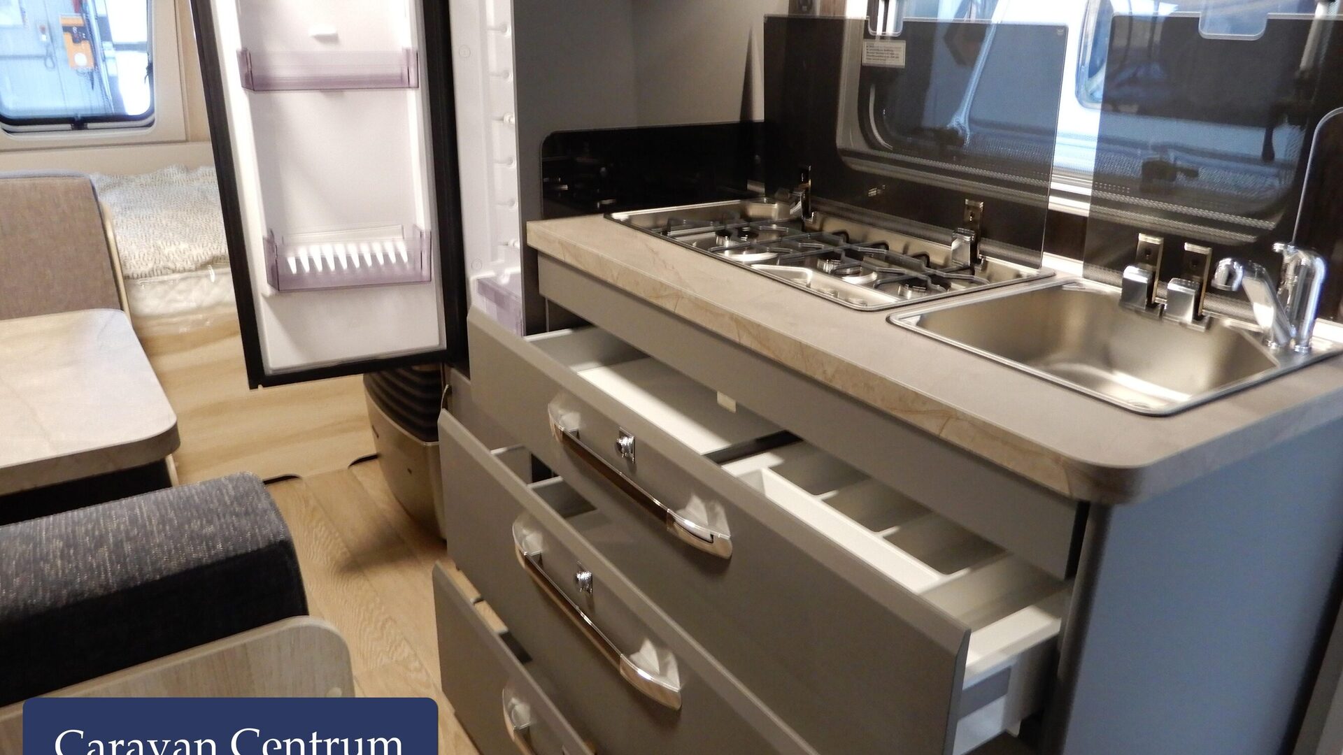 c5ee6641aa559b6ab8b862fb963b21d2225838673e80f224045c5b3ce79f0037