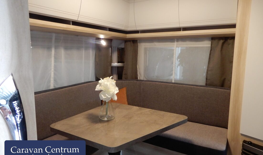 b64de5c971e56fd782f89317611ad8ee79a00acbc8cfd93e4e47435e786f7933