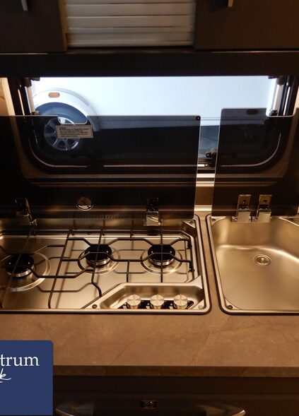 8ccb18778a8db597bbd57cca98915604879f4baa51c4eb06dd35a0a026e579e2