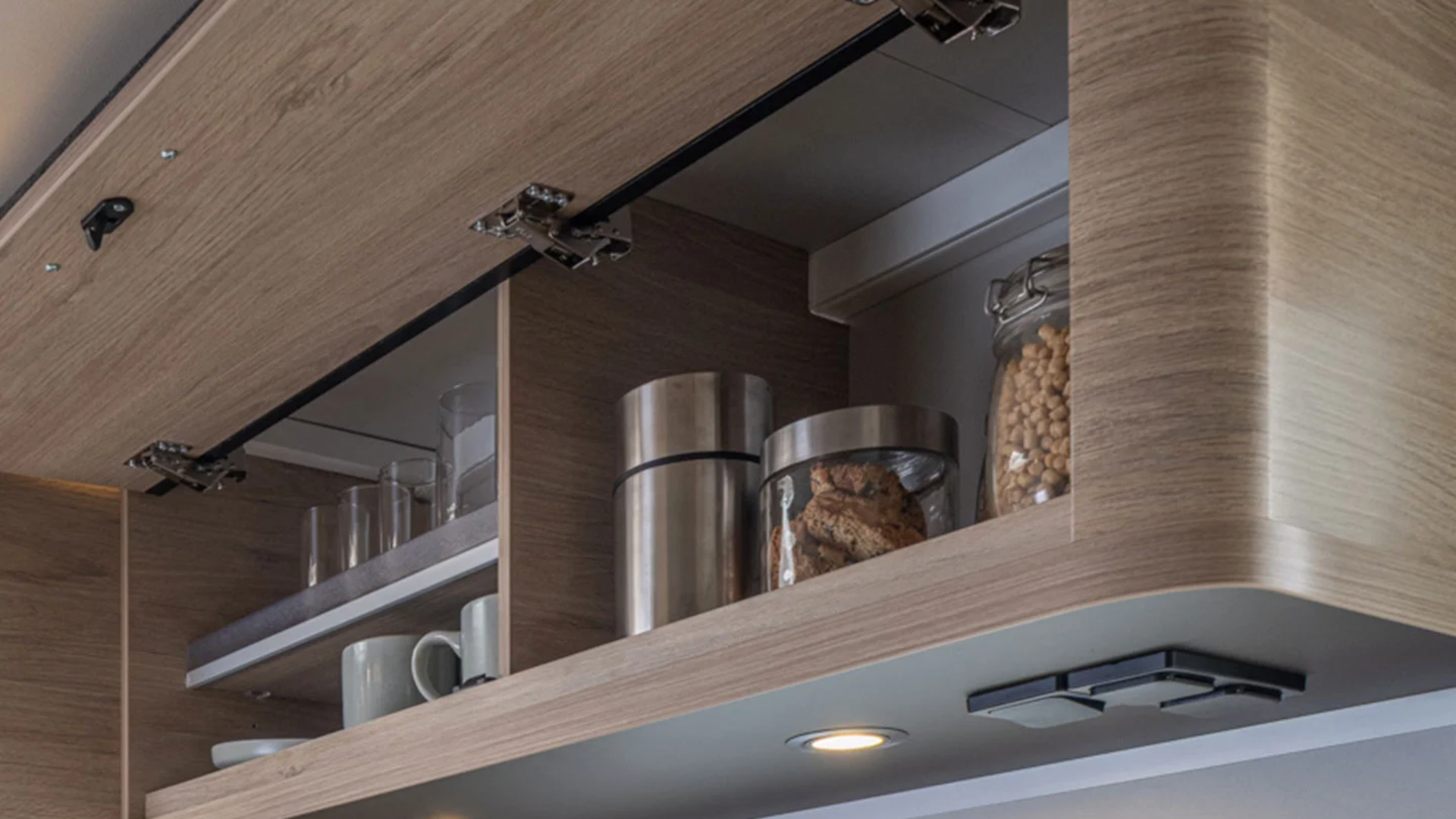 kta-weinsberg-2025-2026-caraone-interieur-1892-deckenschrank