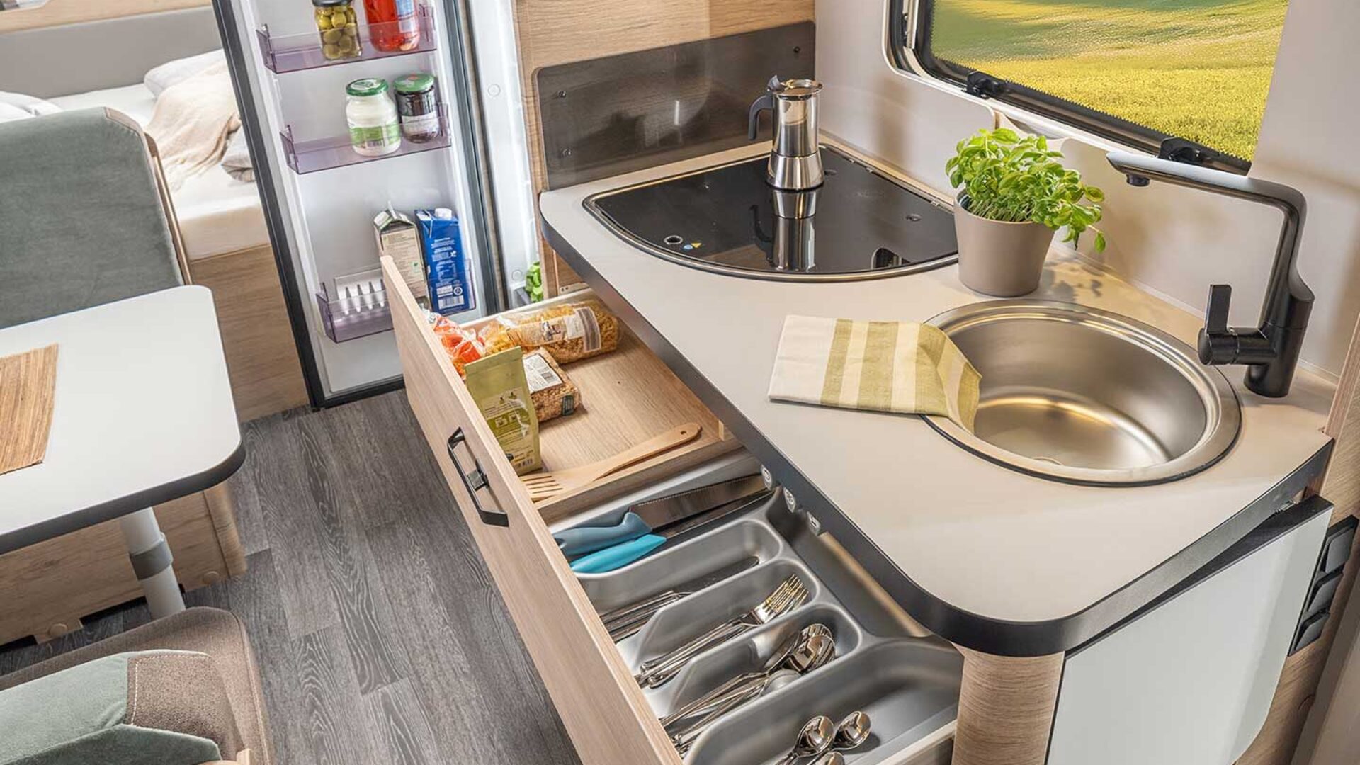 kta-weinsberg-2025-2026-caraone-interieur-1893