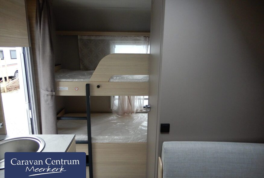 1f5aa3d631c0d346b9ff96b5760d35d20d93a6d927c51b5650998328f651849d