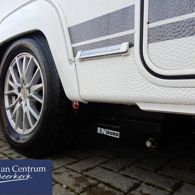 8e5022b0ce8ab3ca8b0405059db31b30f7b3b7ce048cacfe06c3afd53529fab1