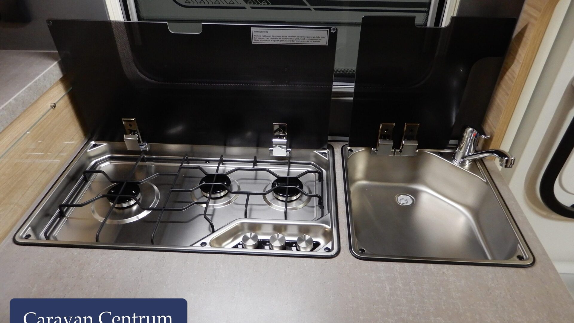 9b3471daf02871518671472873cd3f1409d371486edd771b1270dbc1f0e4c6a6