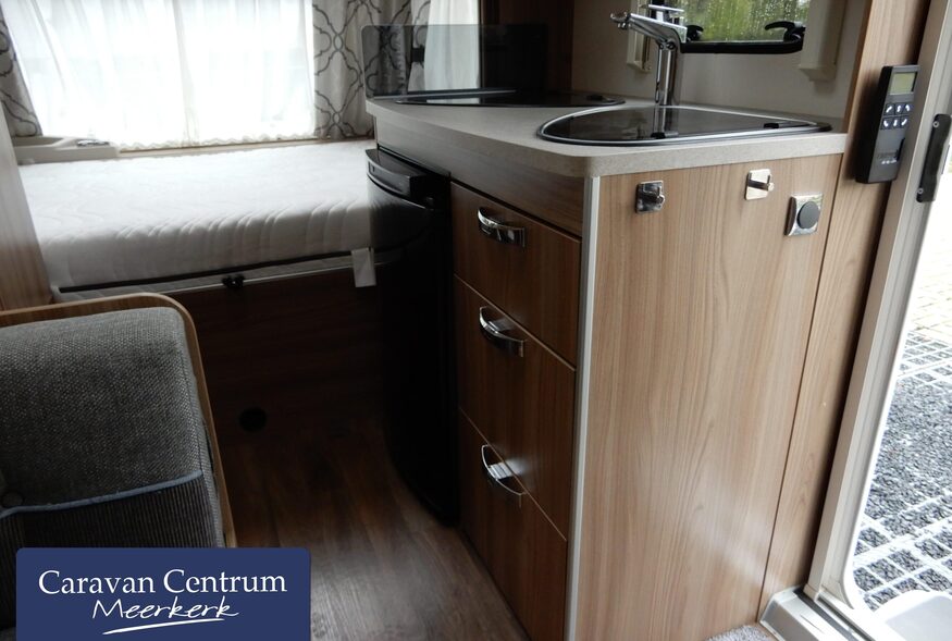 fdcd62149f3b56588bd888071f521dc50bd15aab052513e2bbb0f9e7879ccb69