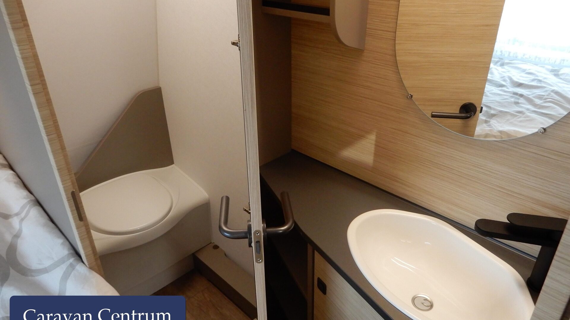 b09aa04c55c73a88aaa488a4a544e250c95215d8b816de538637edda8e0c039b