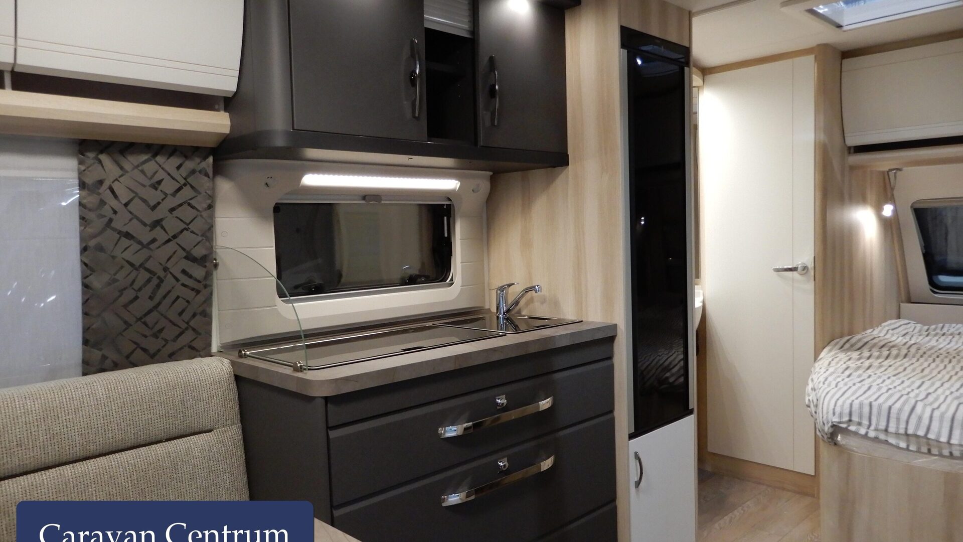 5b235891708516334c6624369ca0cbb12bad58ba50942e595e2210378e563a56