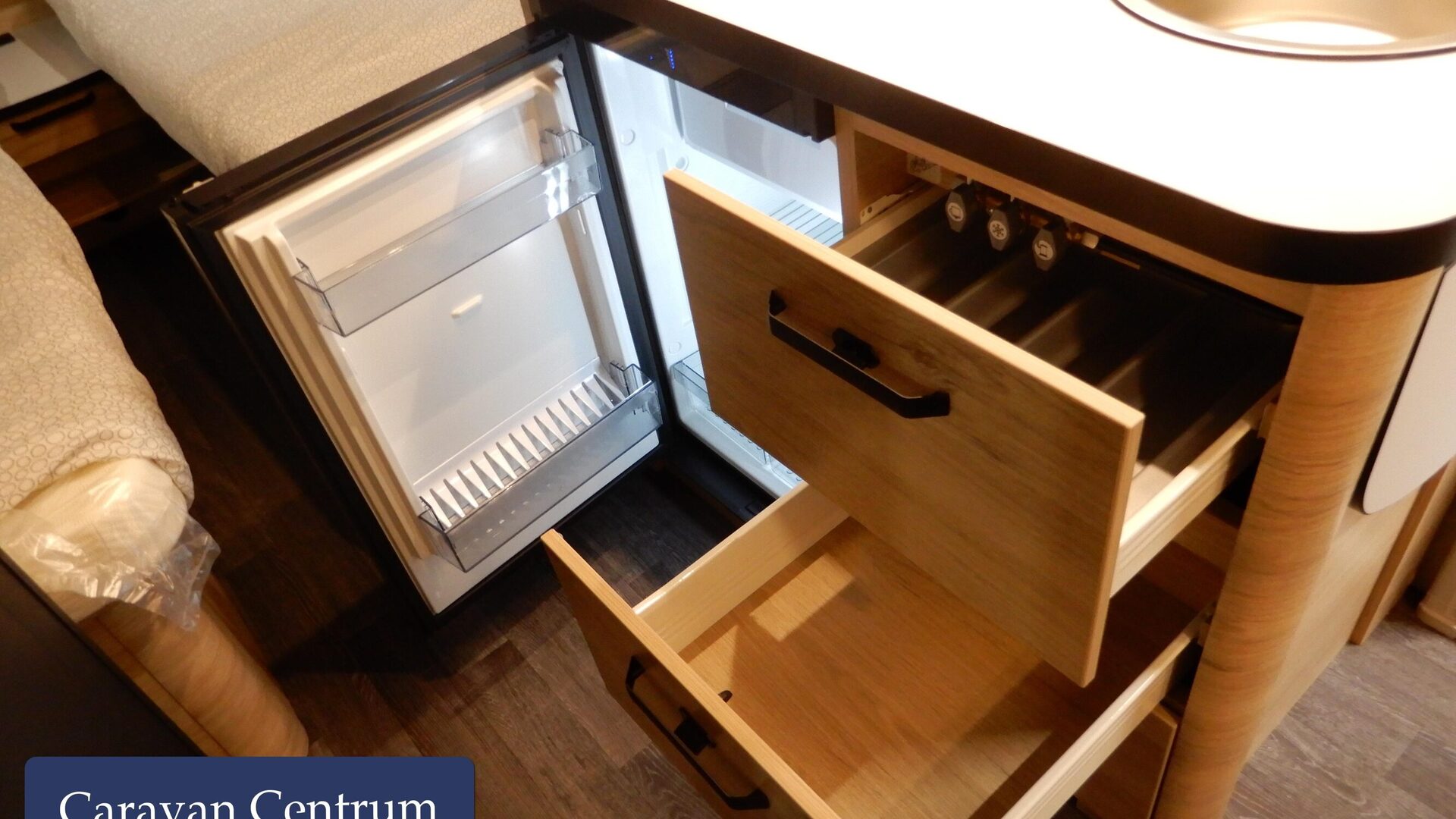 0c85dc42f9a85e00f887299f34bd9bae5da1ab72b59ca97eb74e2f6476ebb910