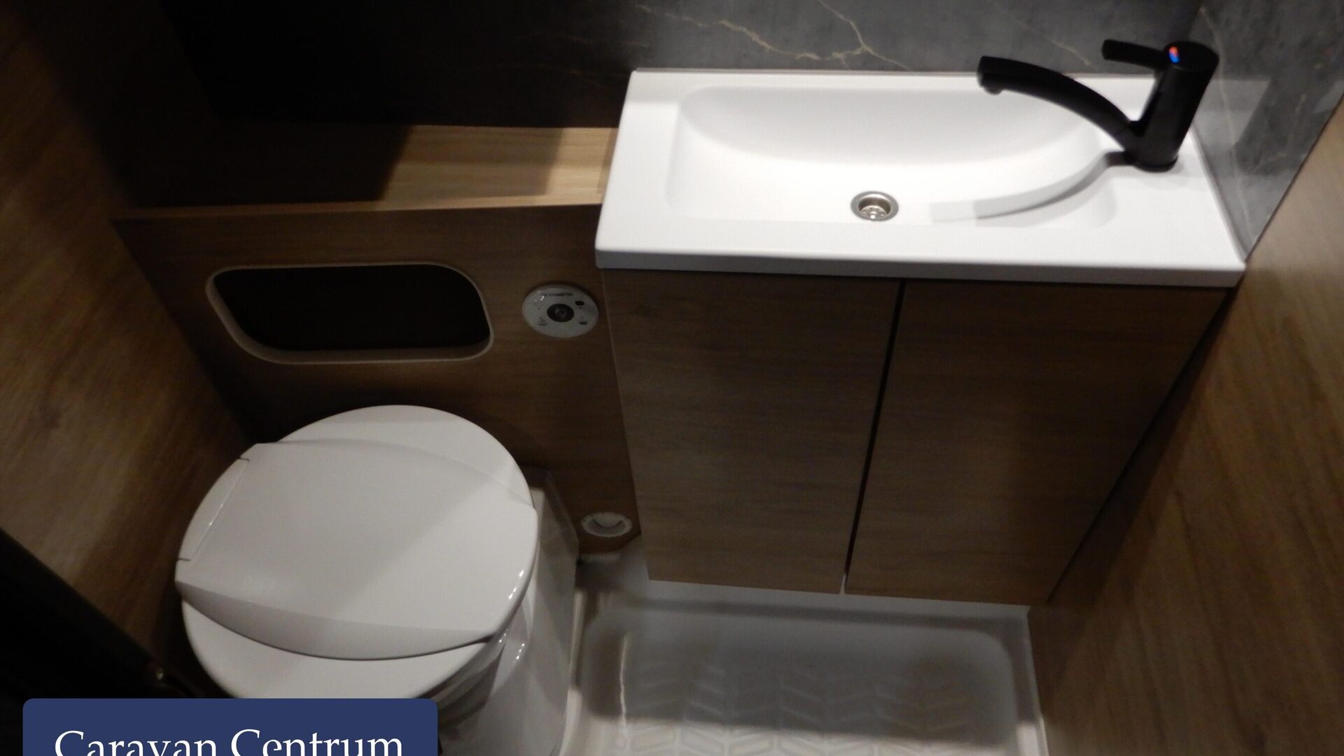 b6513b1280f777ba23e3d4c190cc9eef6852a91448c5641f661f8e62add2f9ff