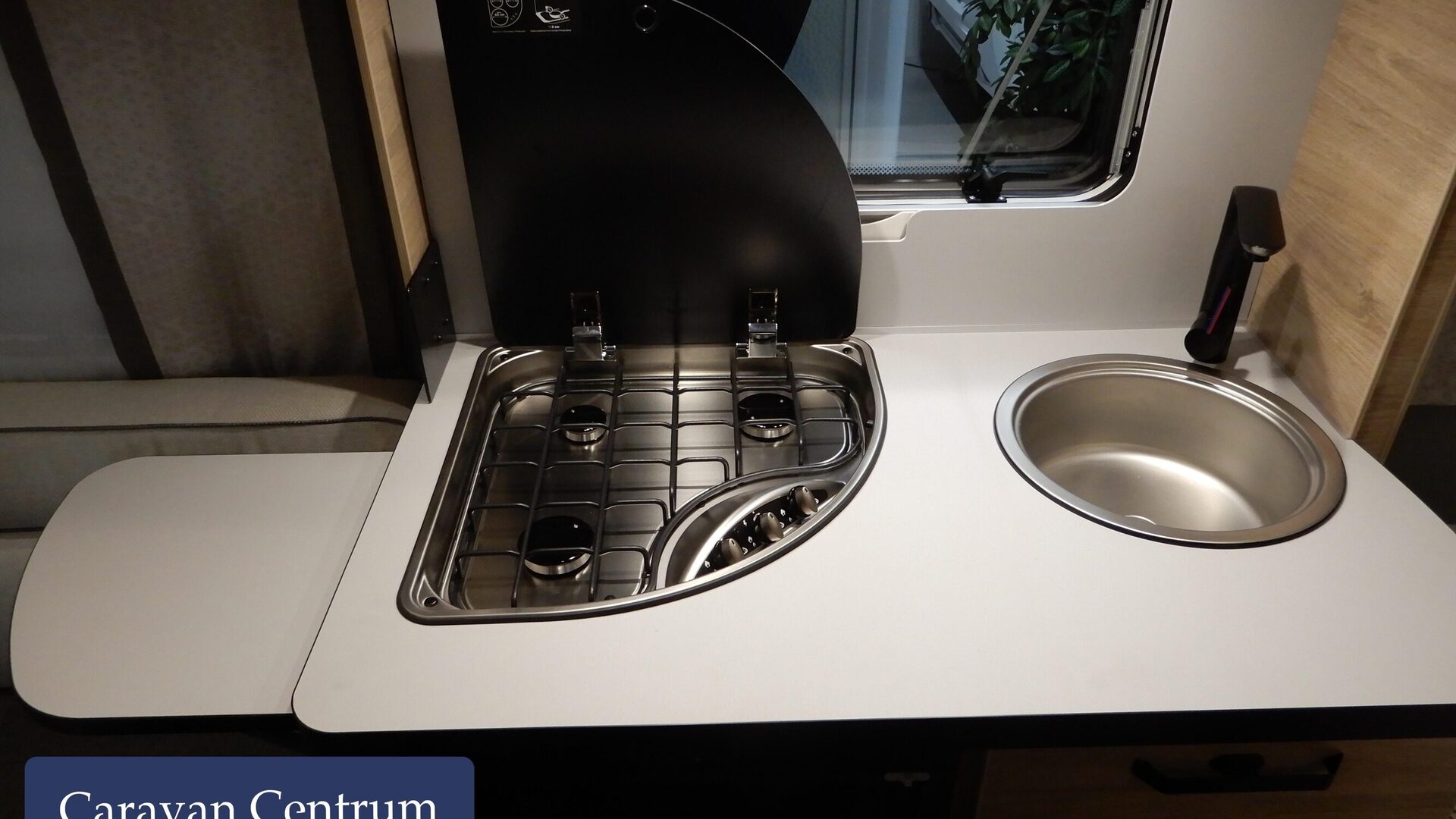 f970934e1bd0f02092bb1add395919f2f17dda2f6eb3932fdb9f8cfd542de6e3