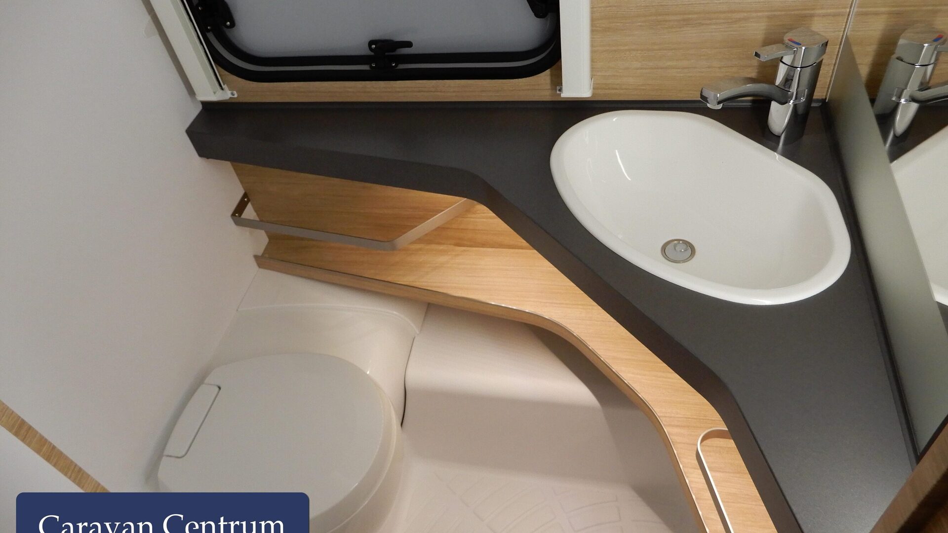 b60717d61f9e45c750fba74d92f2bfd76b06ad38fc66fc58c89f8b275e1fb414