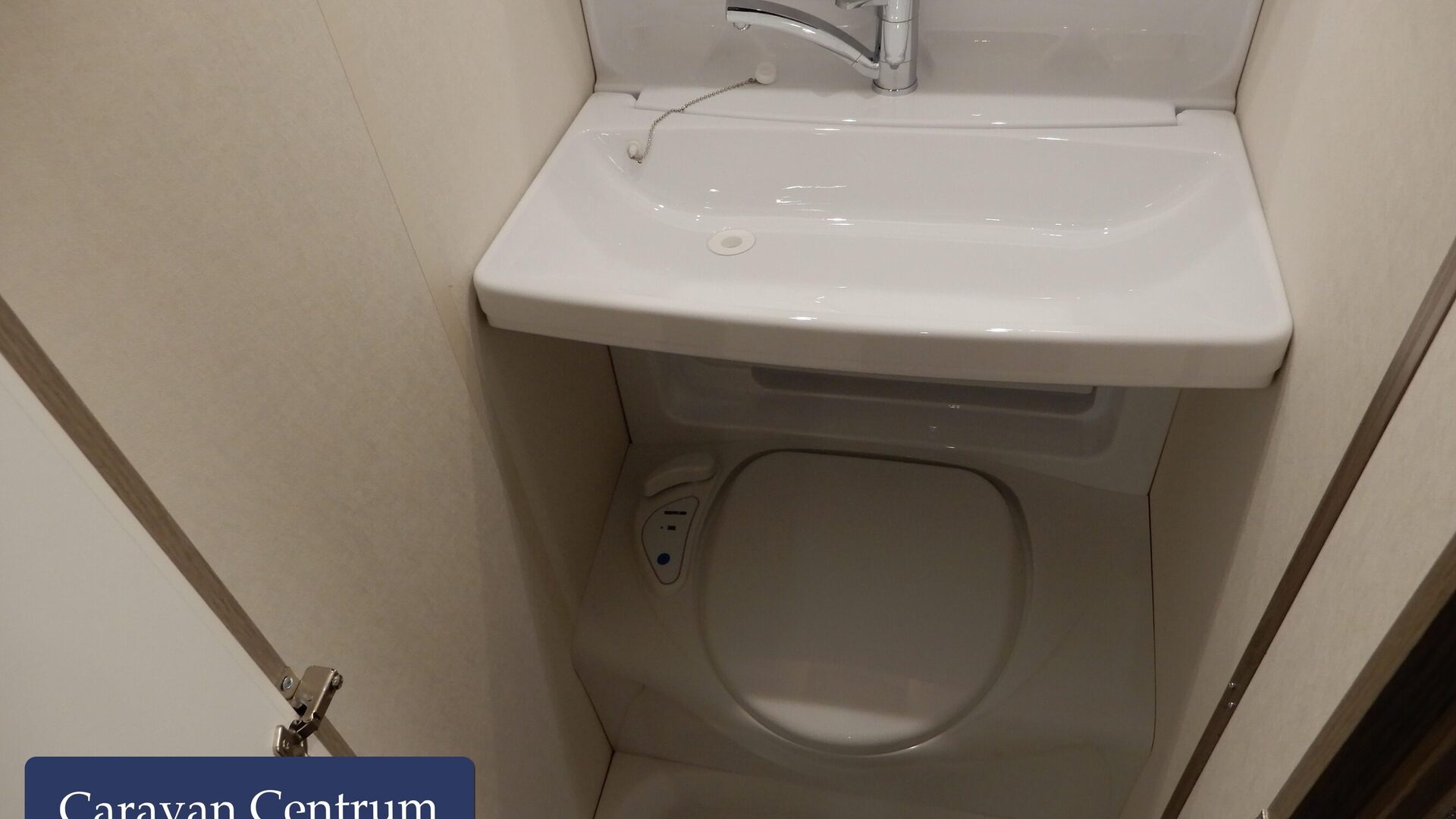 0d0db28eed17567411134acf01e35750d8557f93262a52d45ce63e34a10c1294