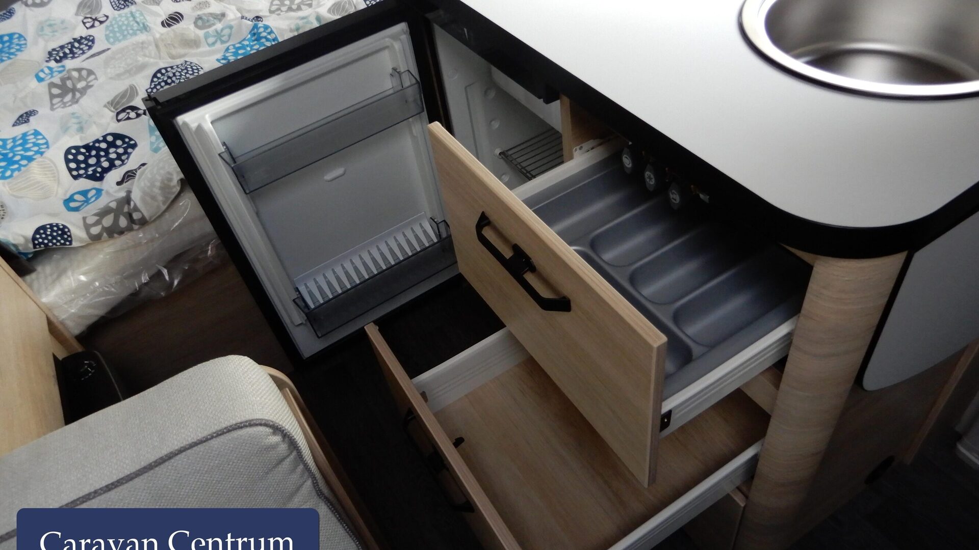 182a1c8e6f94a98e79c08763effc3e4c1b7c422844643645f1ae9a54a008115d