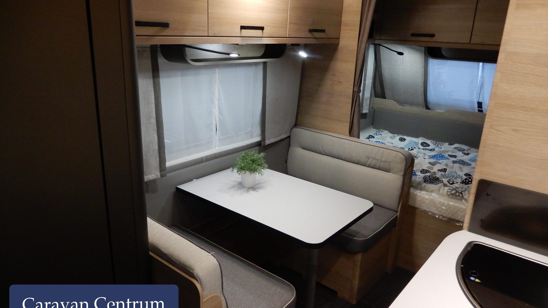 879a3095384d4db98d22a3b2a5b64ebac970c322ab8d769b05653d47a0532329