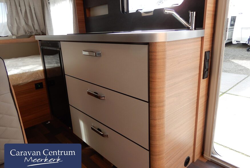 e0b5f6c4bb8db9baa3331a86c5a15b07e28b1cbe43468299af814d6c8f8dc120