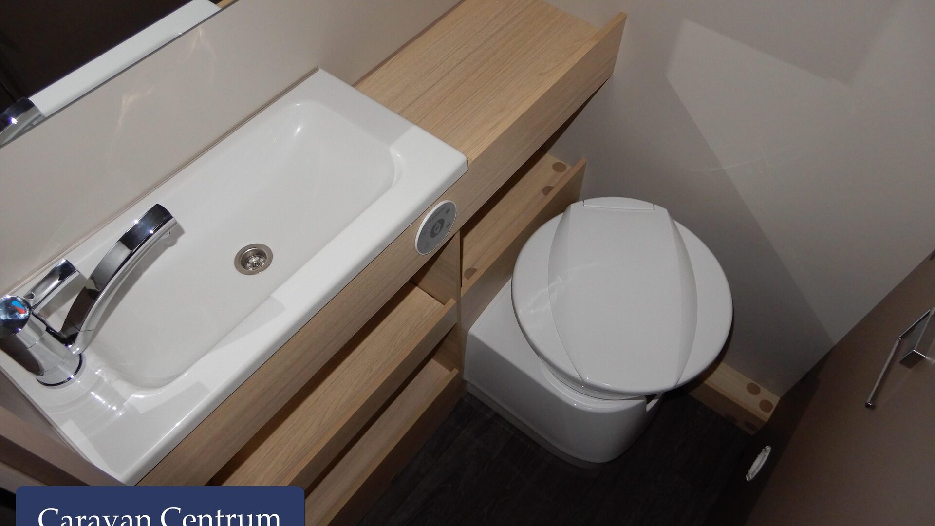 bb11cab60fcf8efc26ce2e1e2f18b8e5054ed83333e5880b5d881e92946099bc